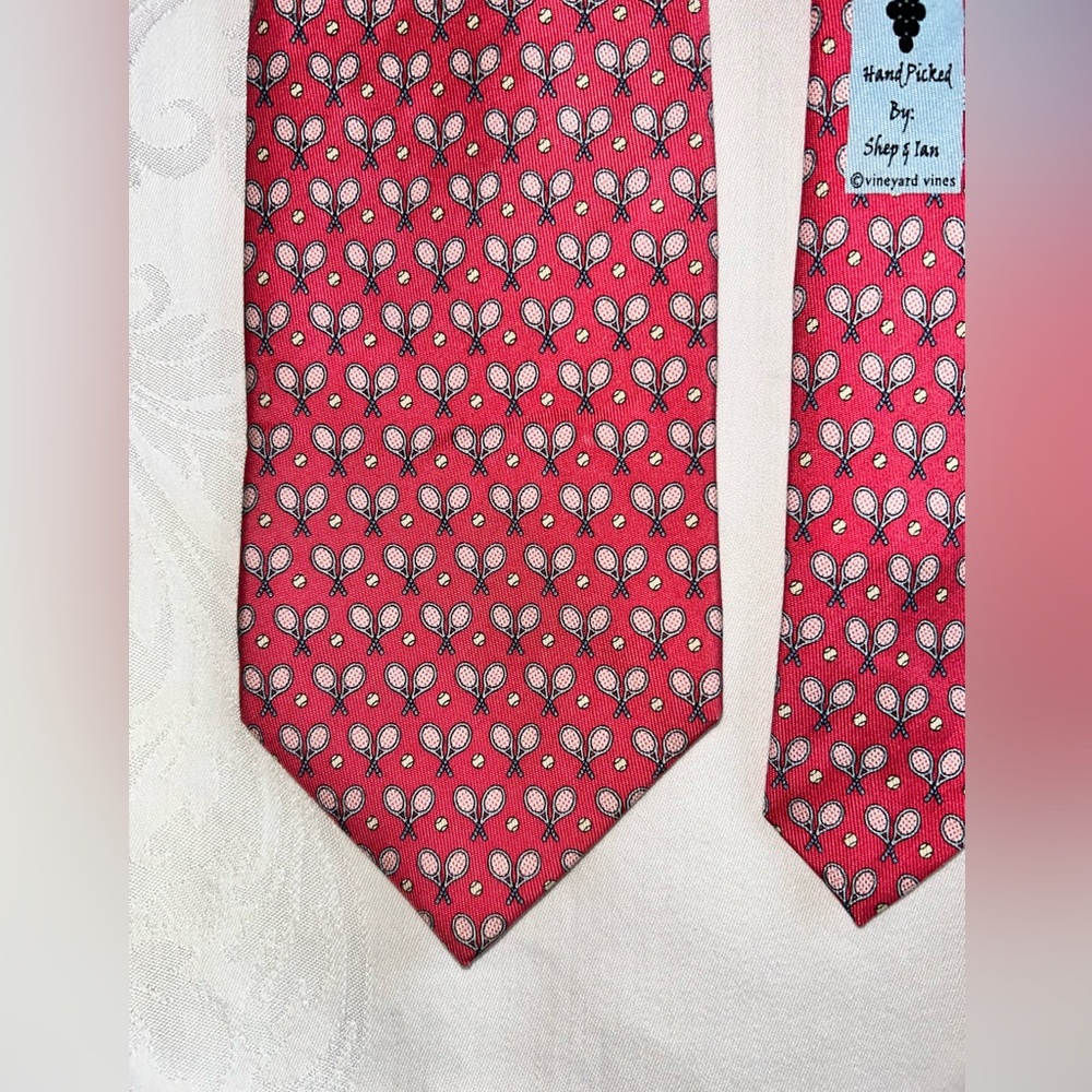 Vineyard Vines tennis tie